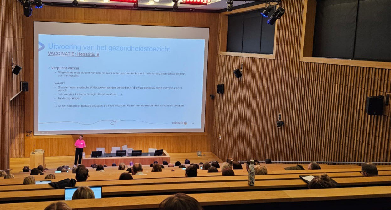 Foto Zaal En Presentatie Voor Artikel