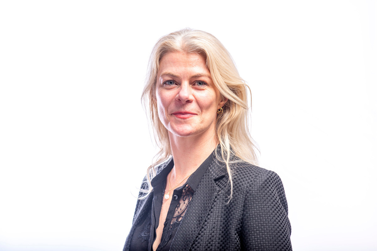 Portretfoto van raadslid Lincy Van Twembeke