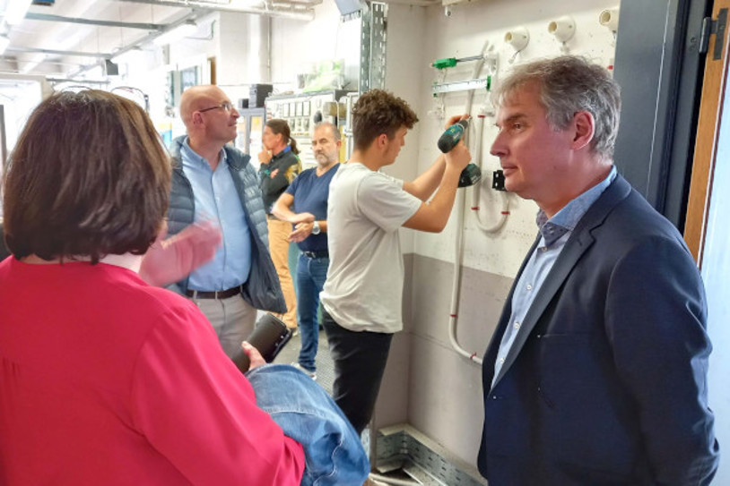 Koen Op Bezoek In Een Schoolwerkplaats Rh