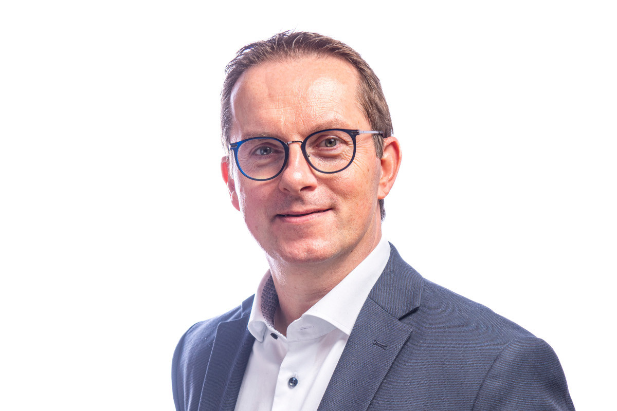 Portretfoto van raadslid Filip Giraldo