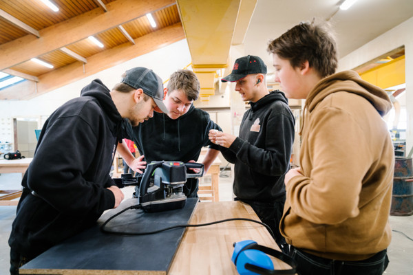 Leerlingen Houtbewerking 7E Jaar Rh